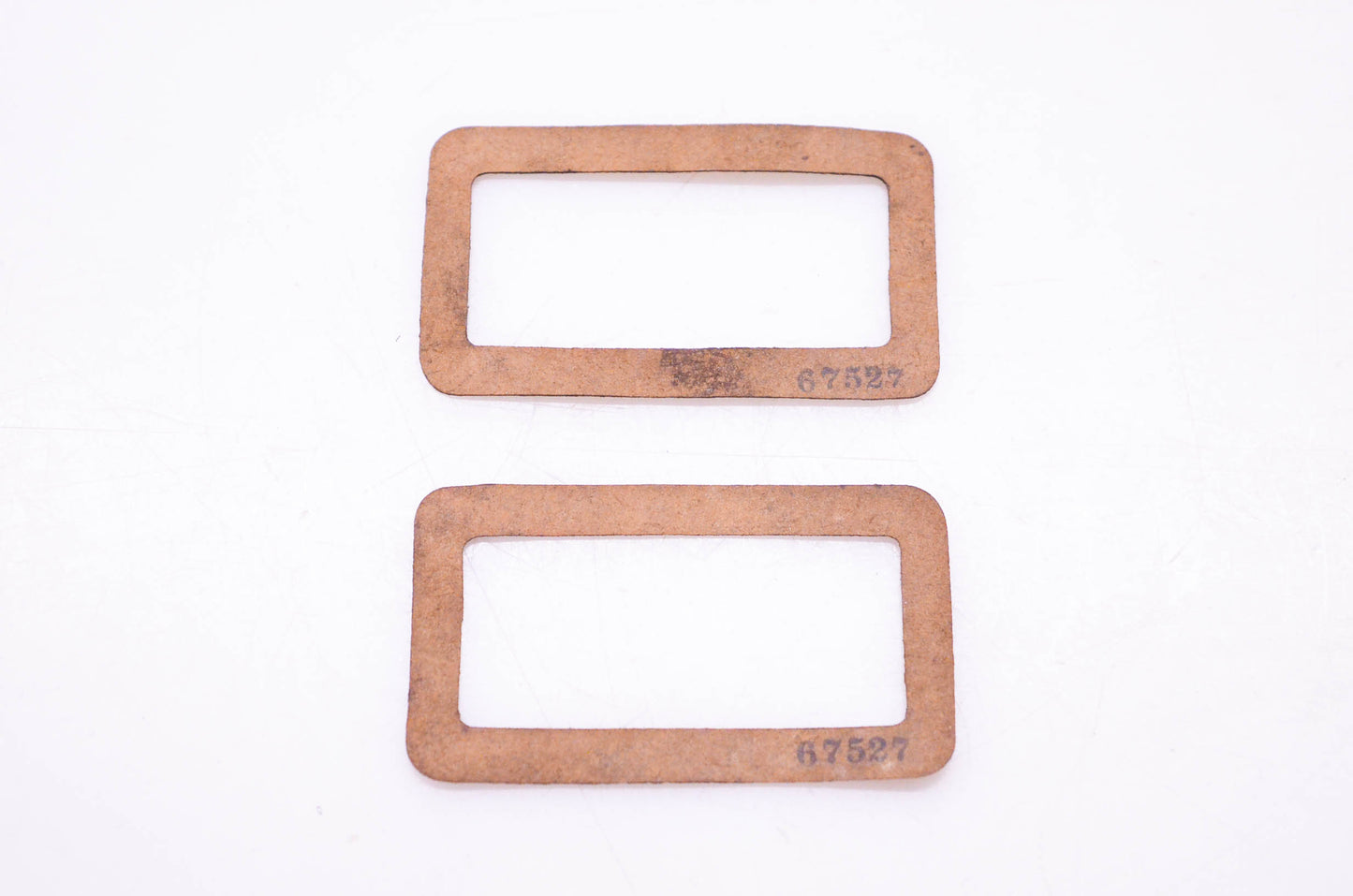 New OEM Briggs & Stratton 67527 Breather Gaskets Qty 2 NOS