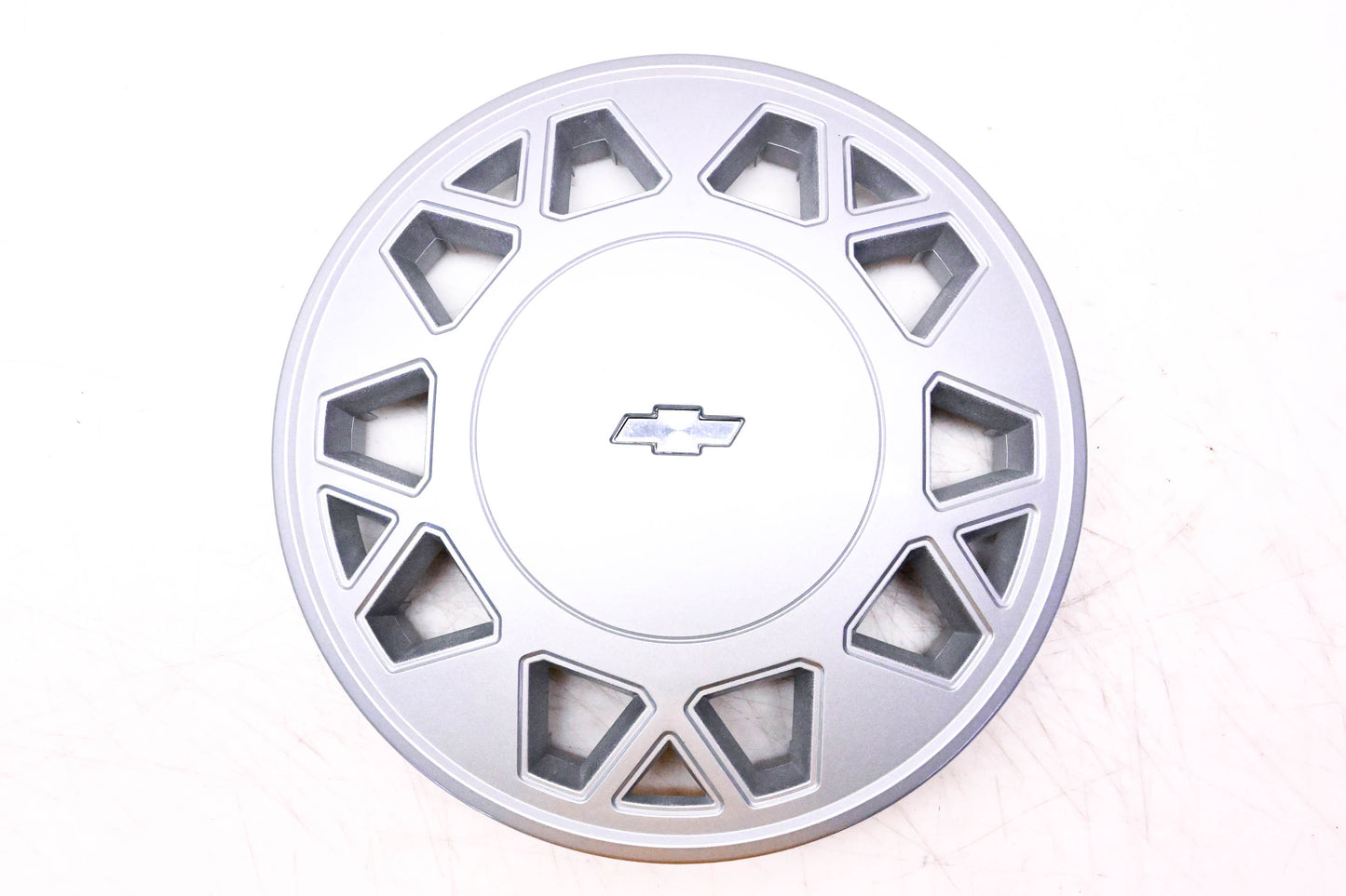 General Motors 22590083 14" Wheel Hub Cap NOS