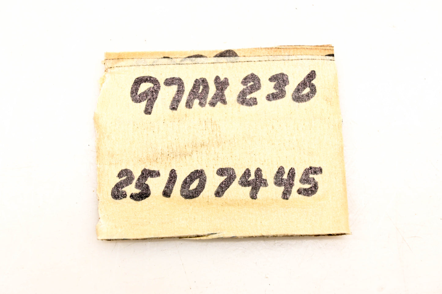 Mack 25107445, 97AX236 Spring Clip NOS