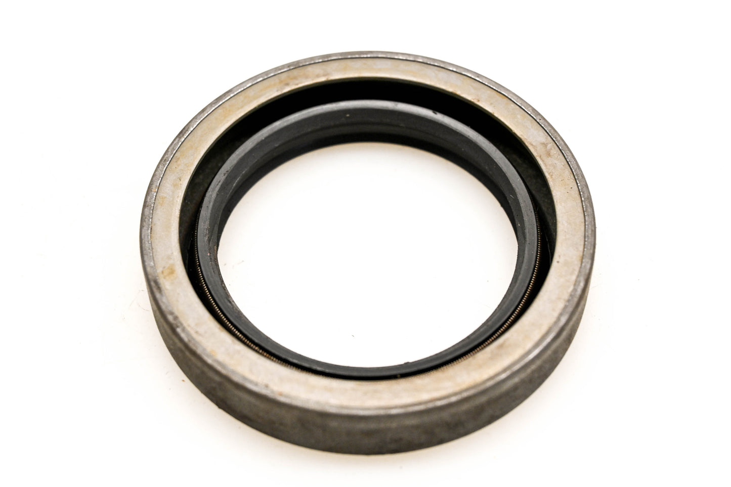 Mack 88AX353P2, 410966R Oil Seal NOS