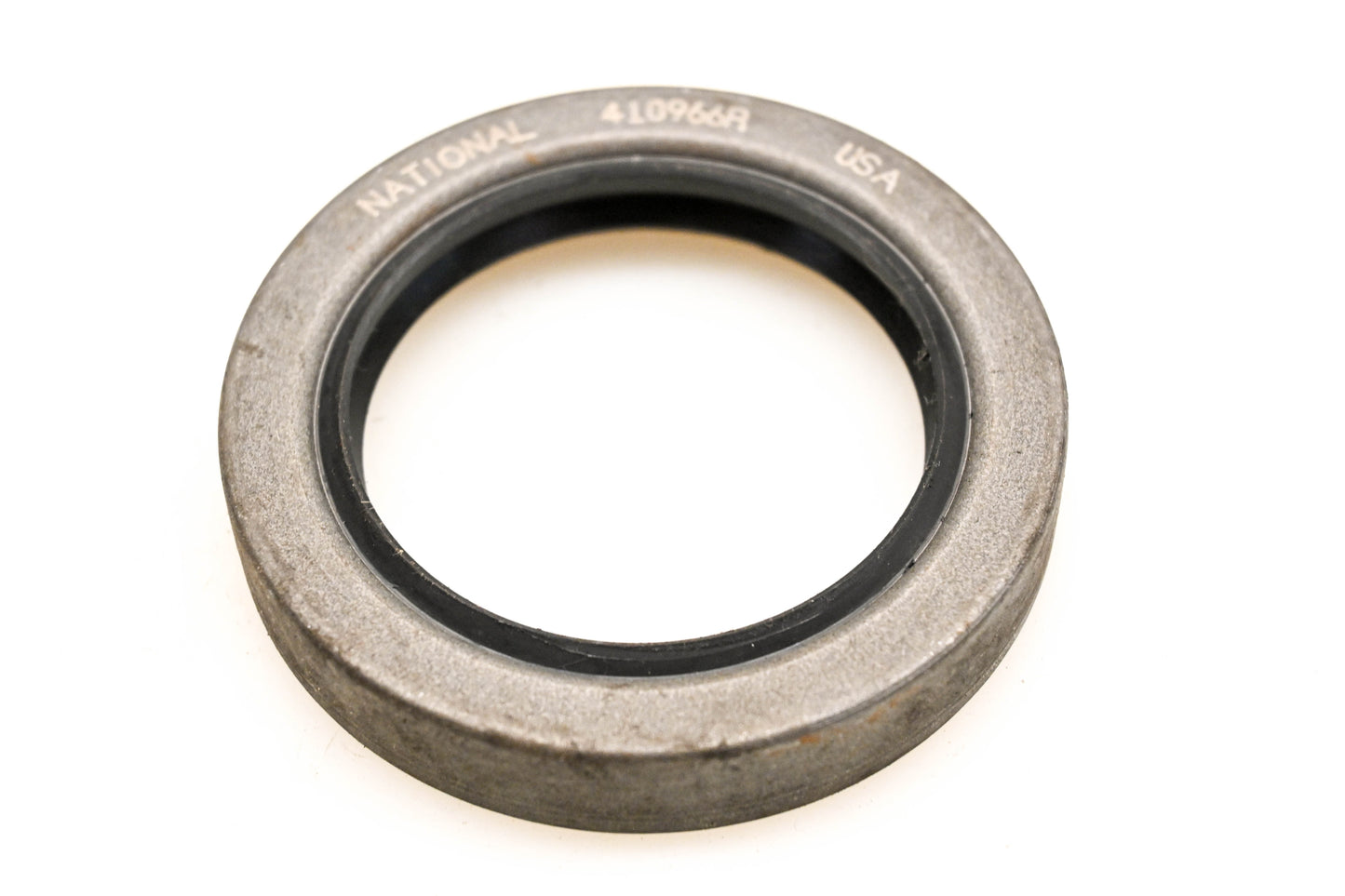 Mack 88AX353P2, 410966R Oil Seal NOS