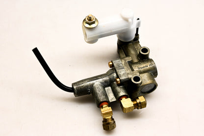 Mack 25069734 Height Control Valve NOS