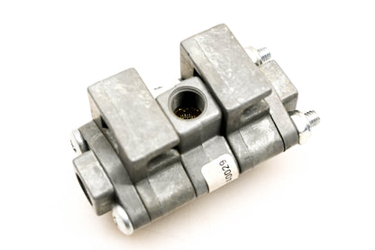 Mack 20QE2344, 25156277 Shuttle Valve NOS