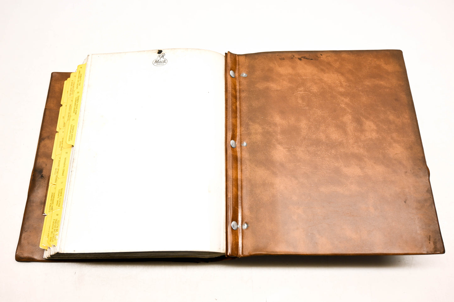Mack AY009-24 1993 Model RW713 Customized Parts Book