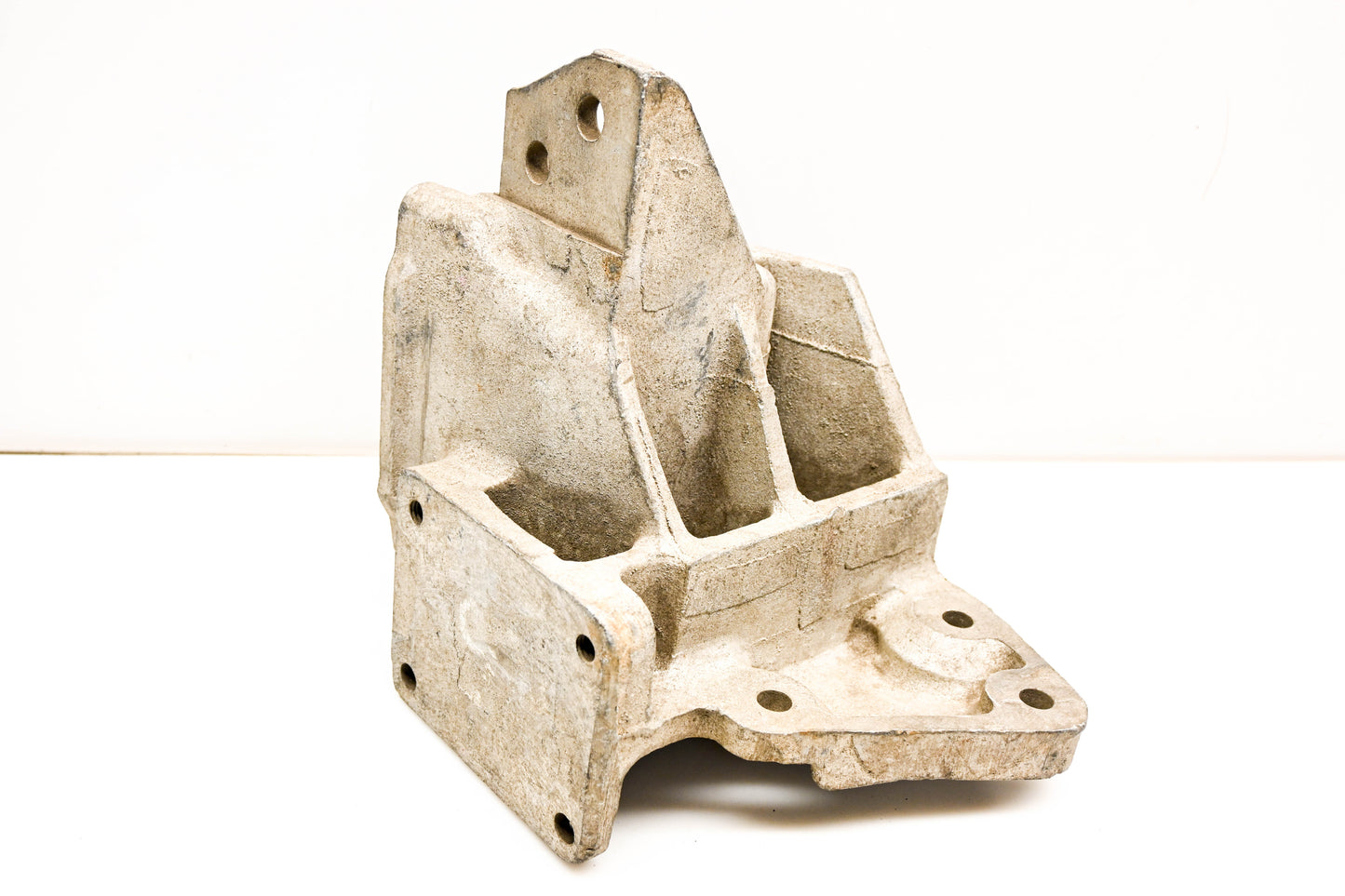 Mack 58QK517 Lefthand Mount Bracket NOS