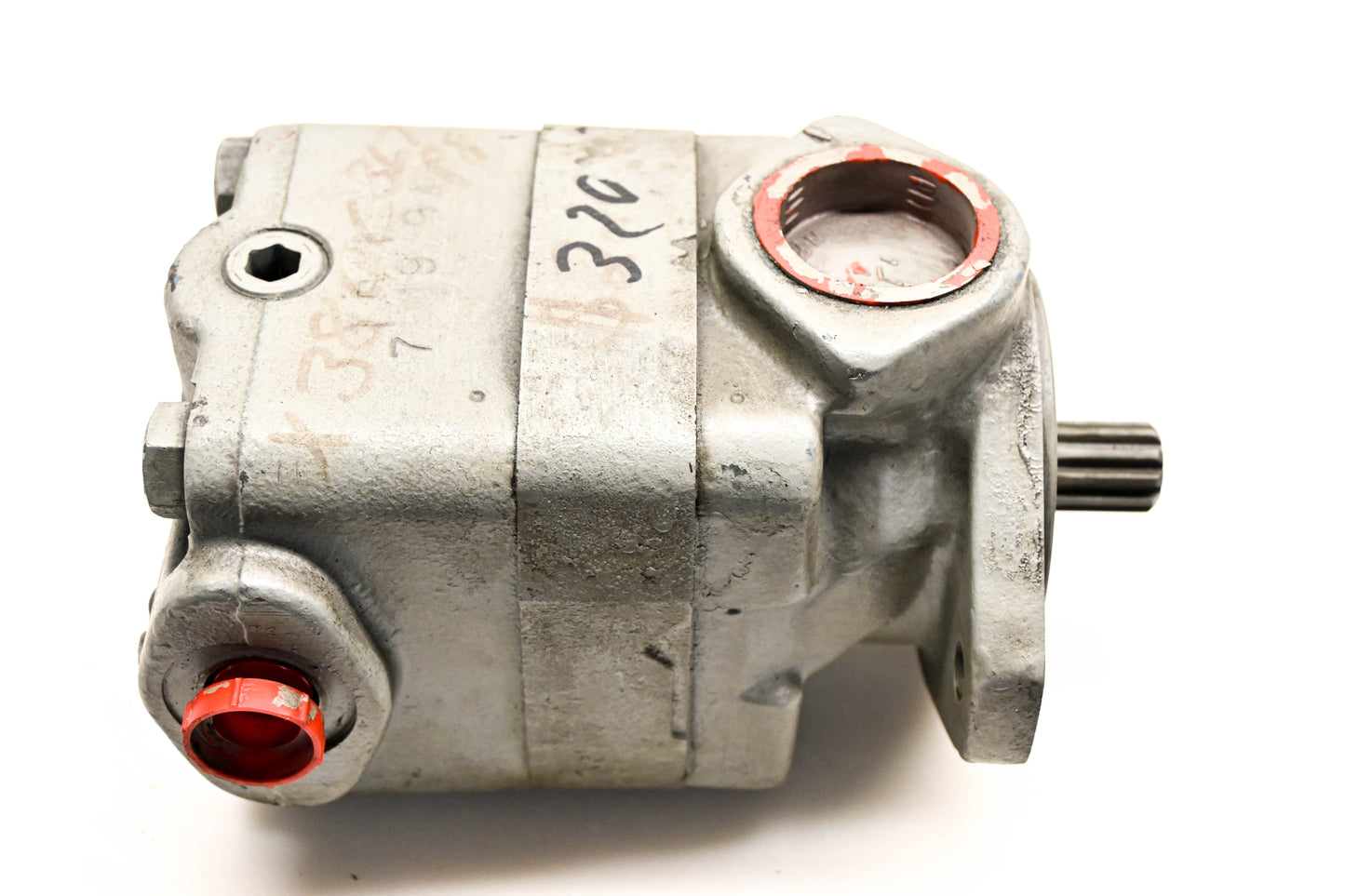 Mack 38QC367P8, 25164755 Vickers Power Steering Pump NOS