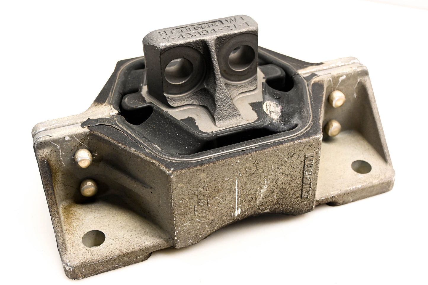 Mack 20QL47AM, Y-45394-21-1 Renault Engine Mount Insulator NOS