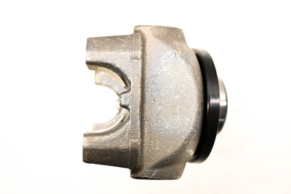 Mack 171MU51P20, M200604260010, 6-4-8331-1X Half Round Yoke NOS