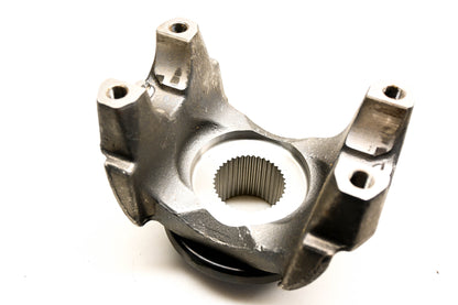 Mack 171MU51P20, M200604260010, 6-4-8331-1X Half Round Yoke NOS