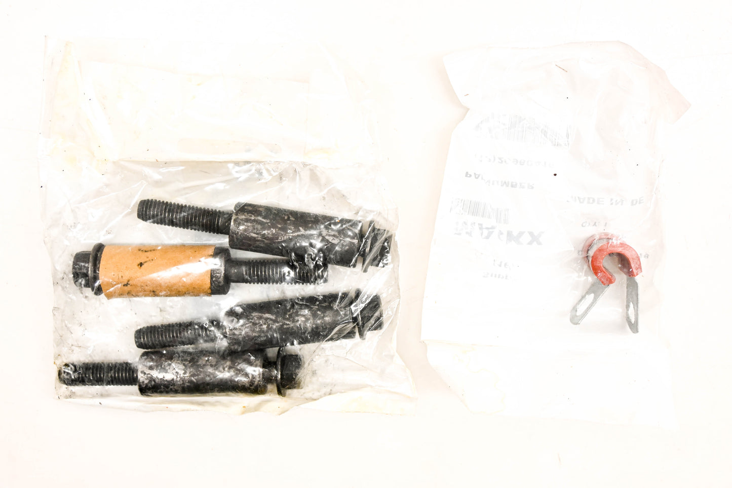 Mack 85133799 EGR Valve Kit NOS