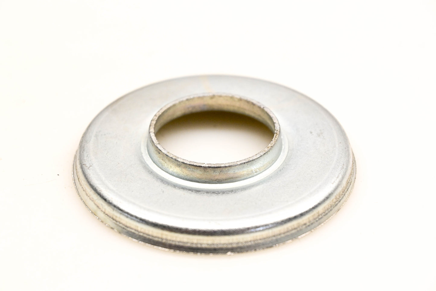 Renault 0026115847, 4103-26115847 Radiator Mount Cup for Mack NOS