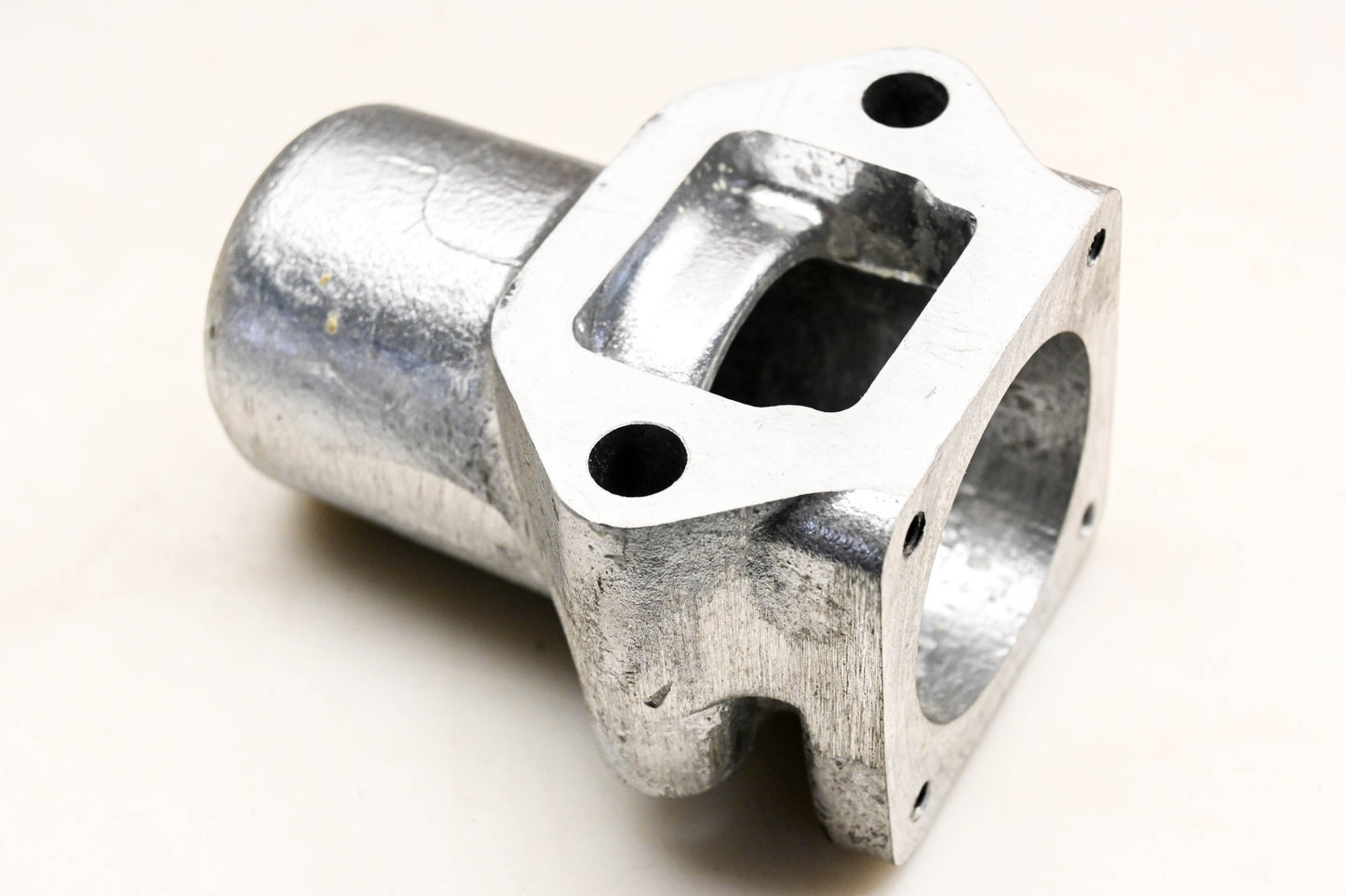 Renault 5000044926, 5000202935, 4103-5000044926 Breather Housing NOS