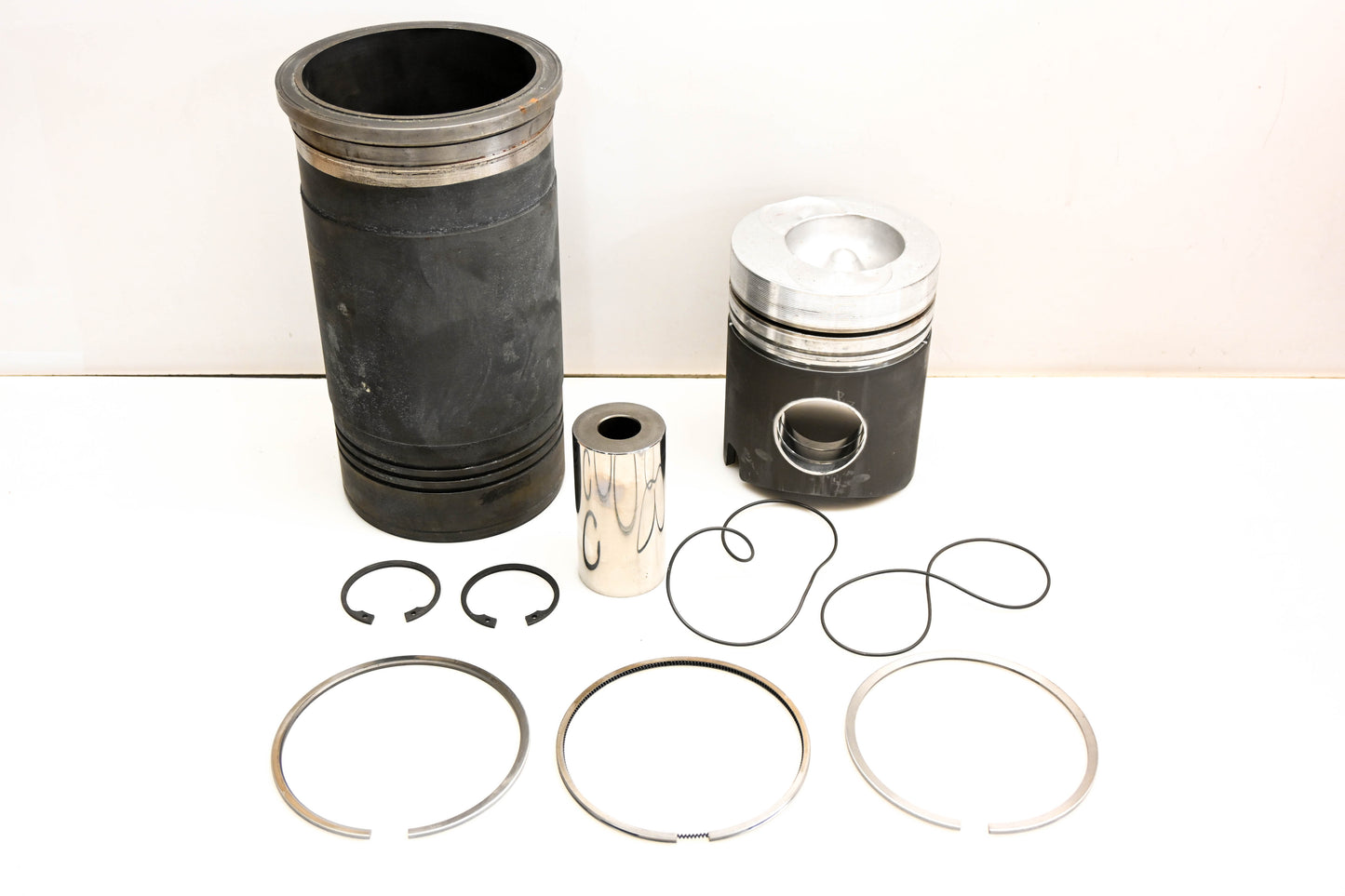 Renault 5000793394 Piston & Liner Kit NOS