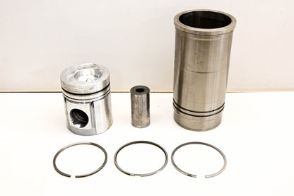 Renault 5000793682, 5000794237 Piston & Liner Kit NOS