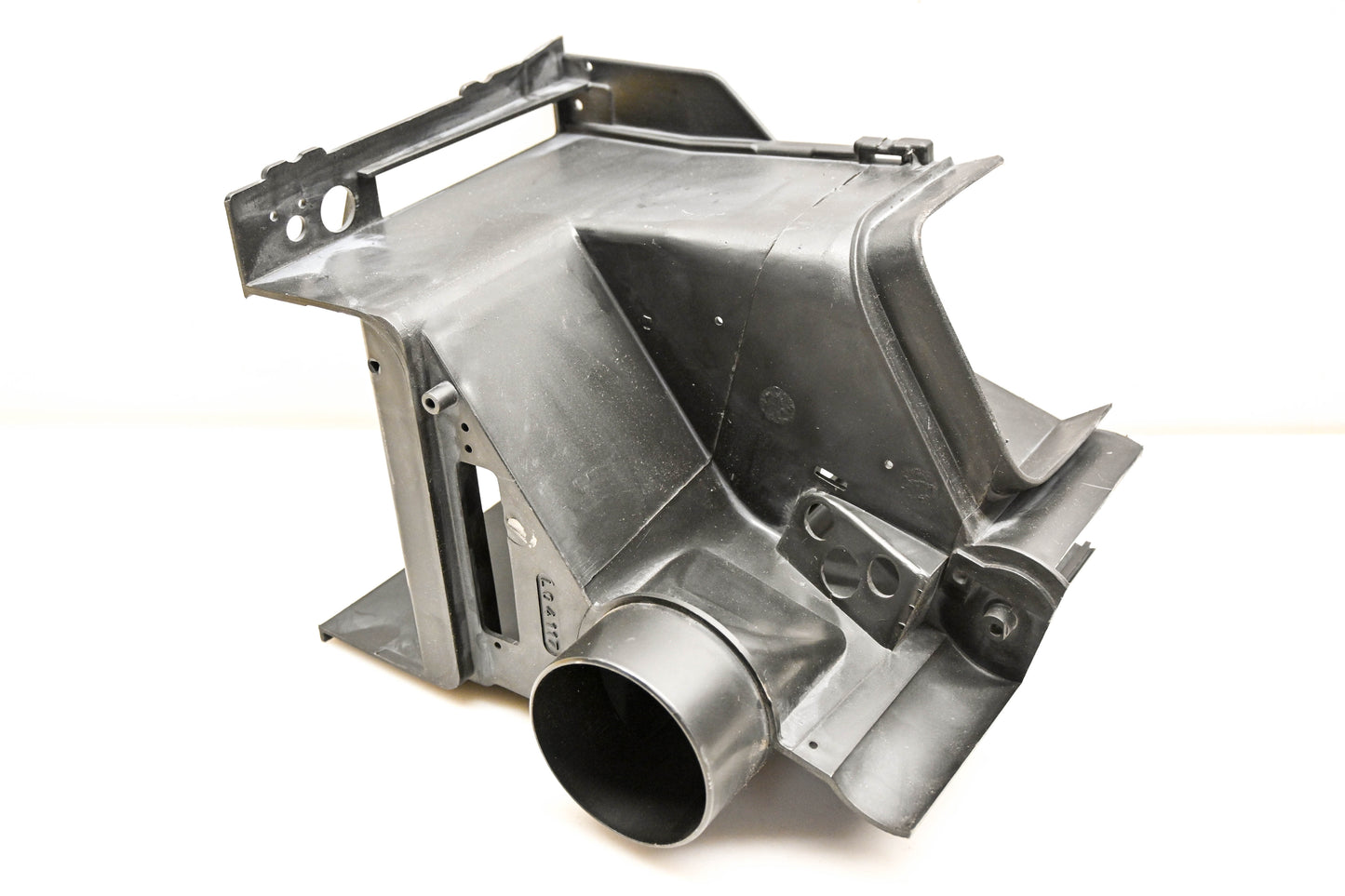 Mack 4103-5000559041 Air Duct Housing NOS