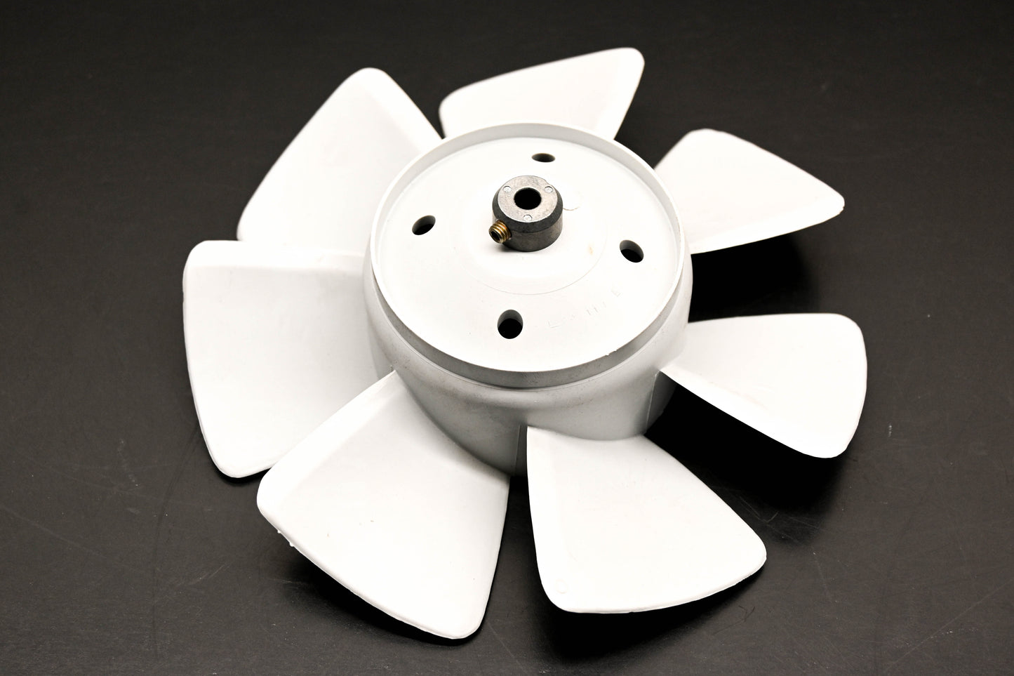 Mack 4103-5000559020, 5000559020 Fan Blade NOS