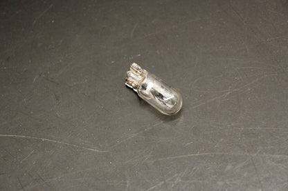 Mack 4103-7703097185, 7703097185 Renault 12V 2W Bulb NOS