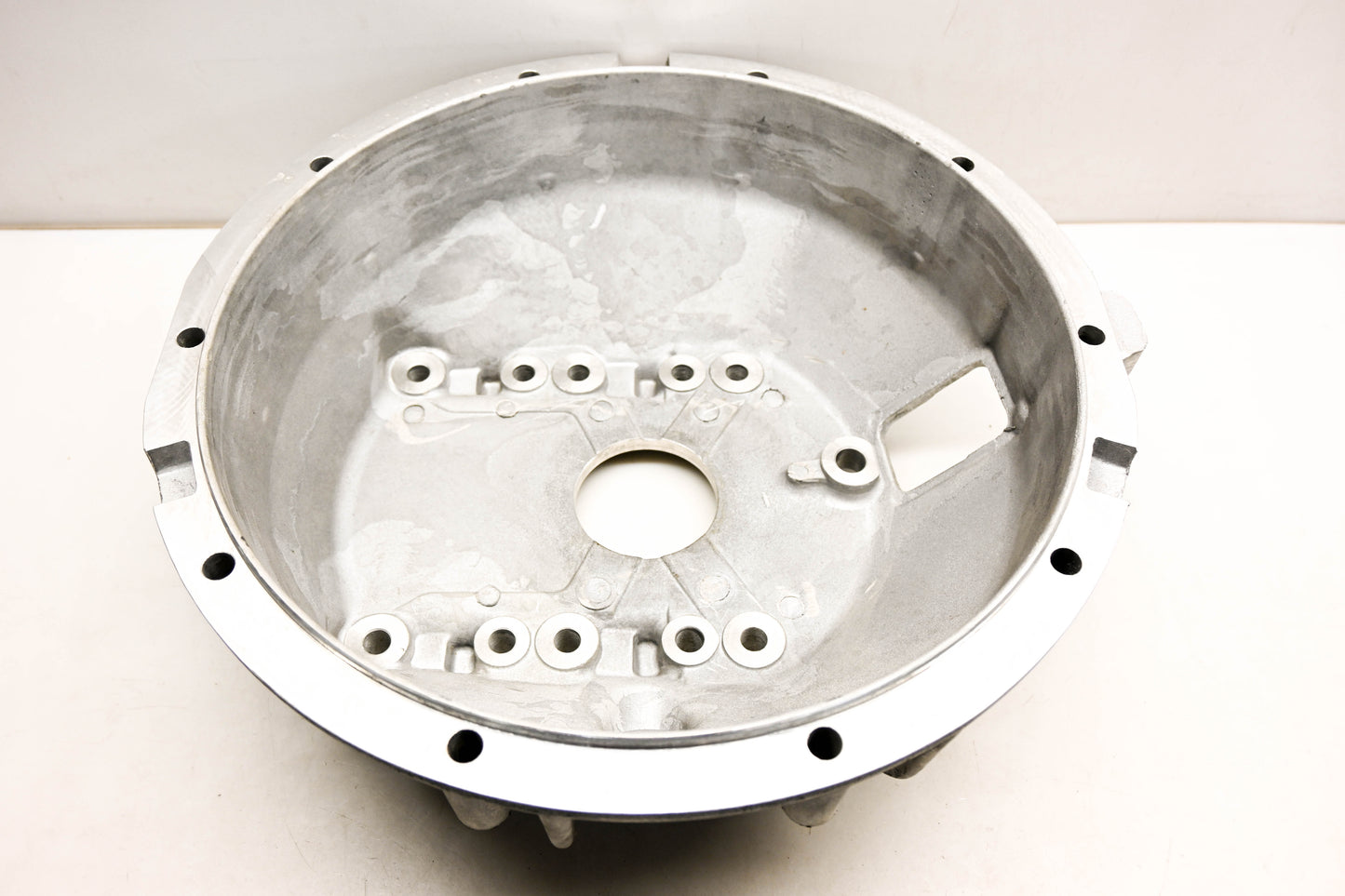 Mack 4103-5000677214, 5000677214, 5000203246 Gearbox Clutch Cover Casing NOS