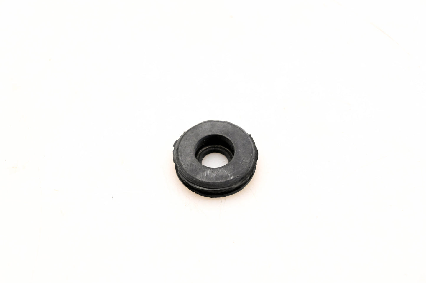 Mack 4103-7703073116, 7703073116 Renault Grommet NOS