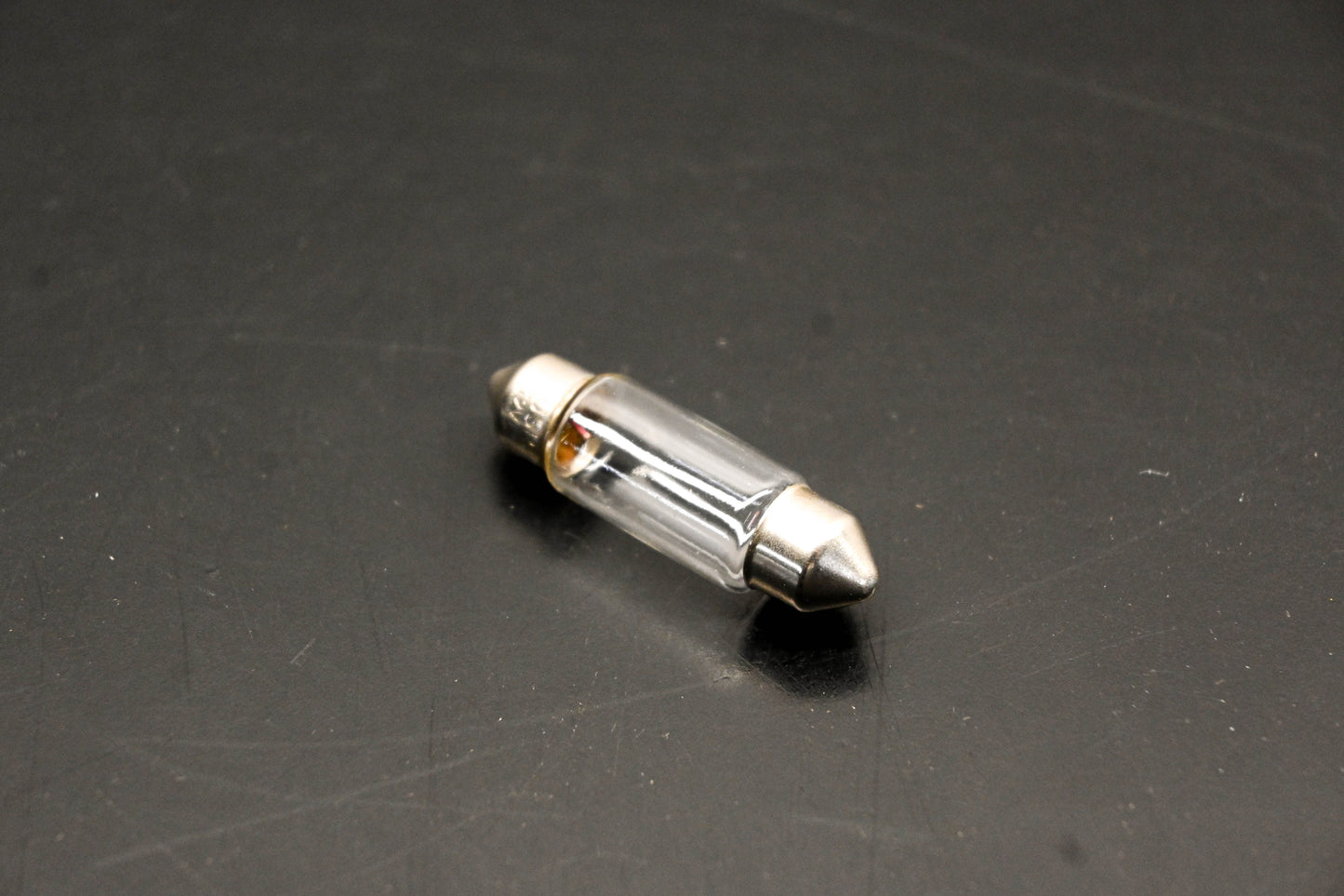 Mack 4103-7703097181, 7703097181 Renault 12v 5w Side Turn Signal Bulb NOS