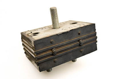 Mack 4103-5116016457, 5116016457 Mount Damper NOS