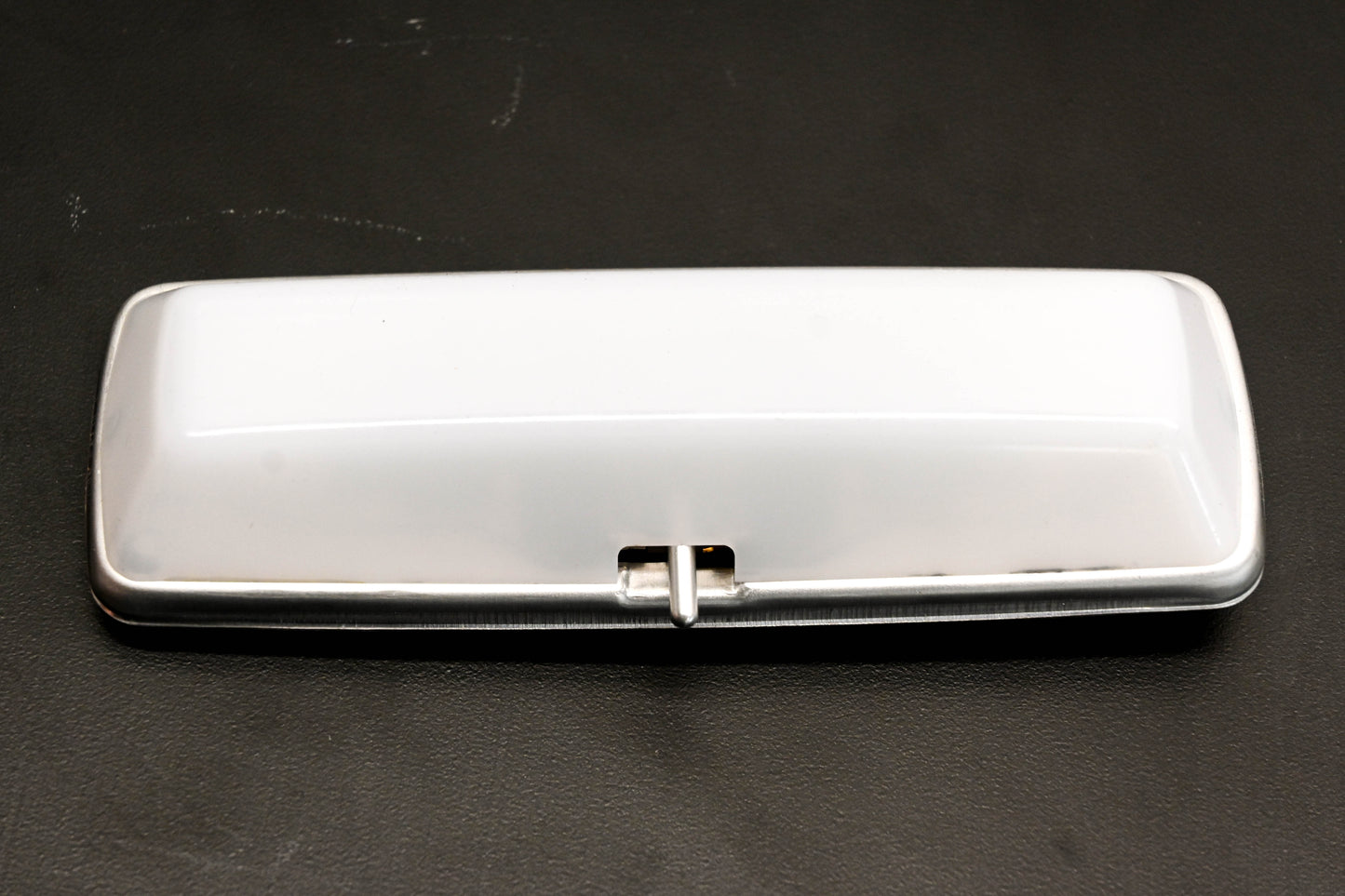 Mack 4103-5516038599, 5516038599 Renault Dome Light Assembly NOS