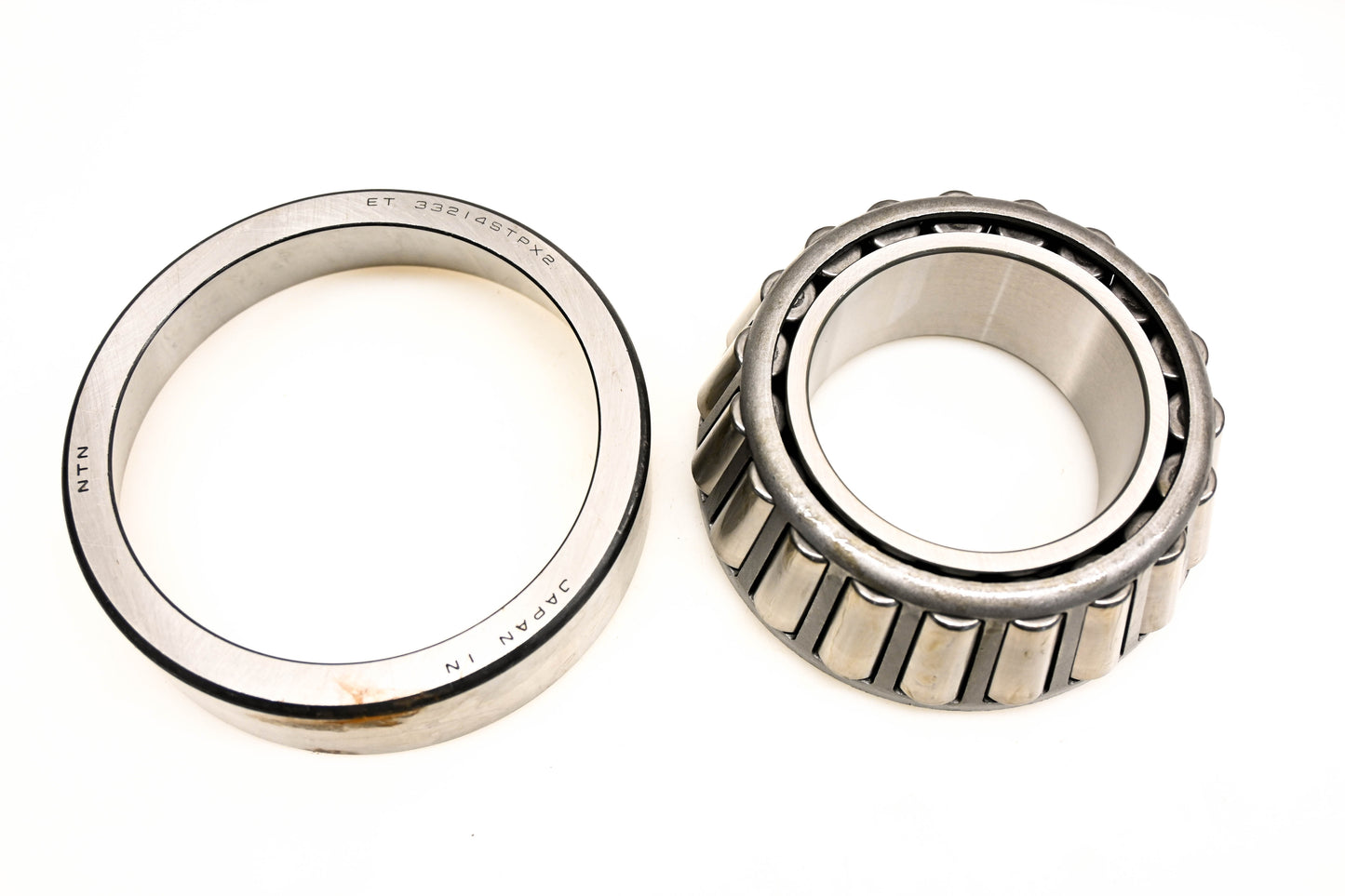 Mack 4103-5010439064A, ET-33214STPX2, ET-33214STPX2V1 Renault NTN Taper Roller Bearing Assembly NOS