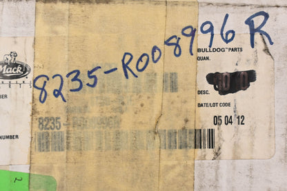 Mack 8235-R008996R, R008996R Meritor Righthand Thread Wheel Stud NOS