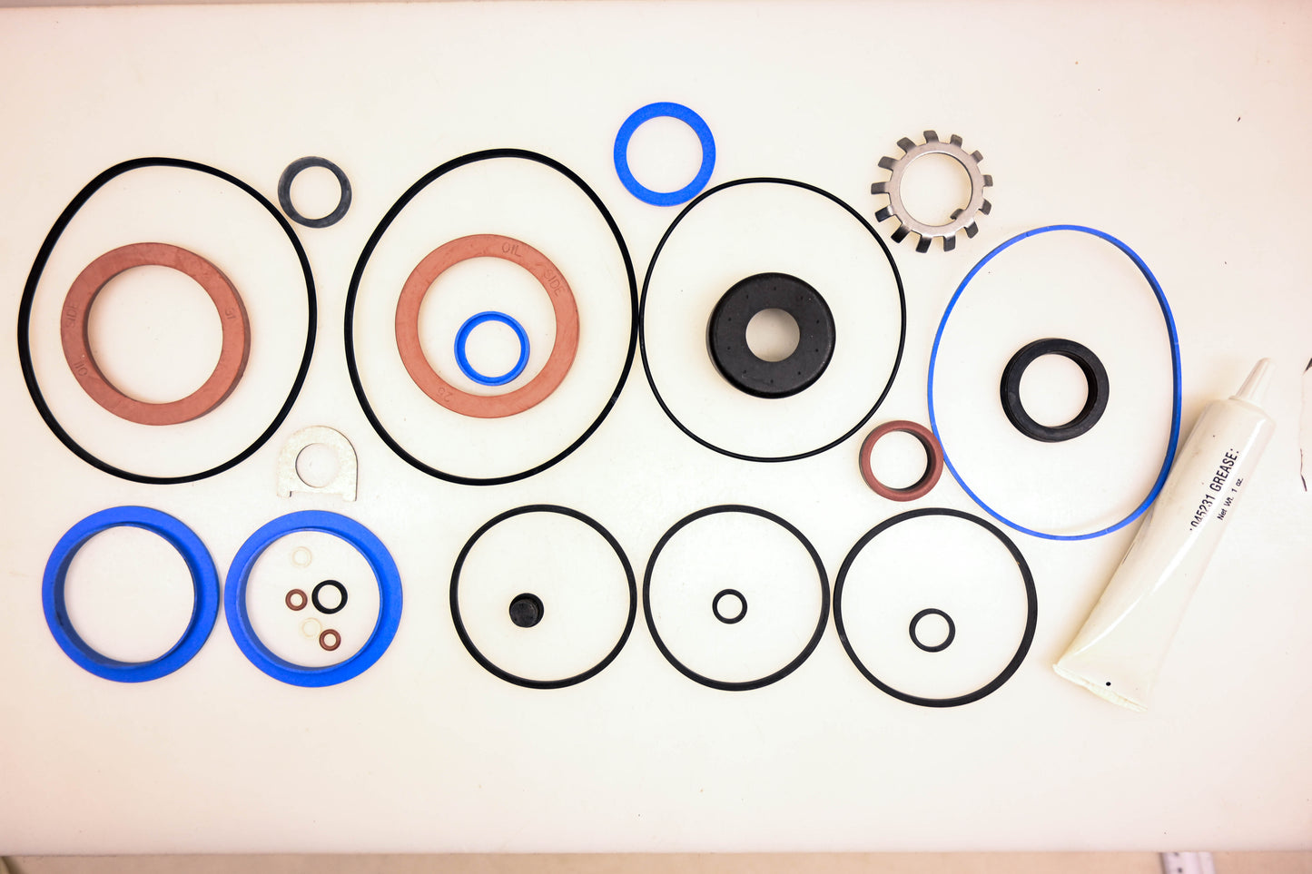 Mack 6990-HF640000 Steering Box Seal Kit NOS