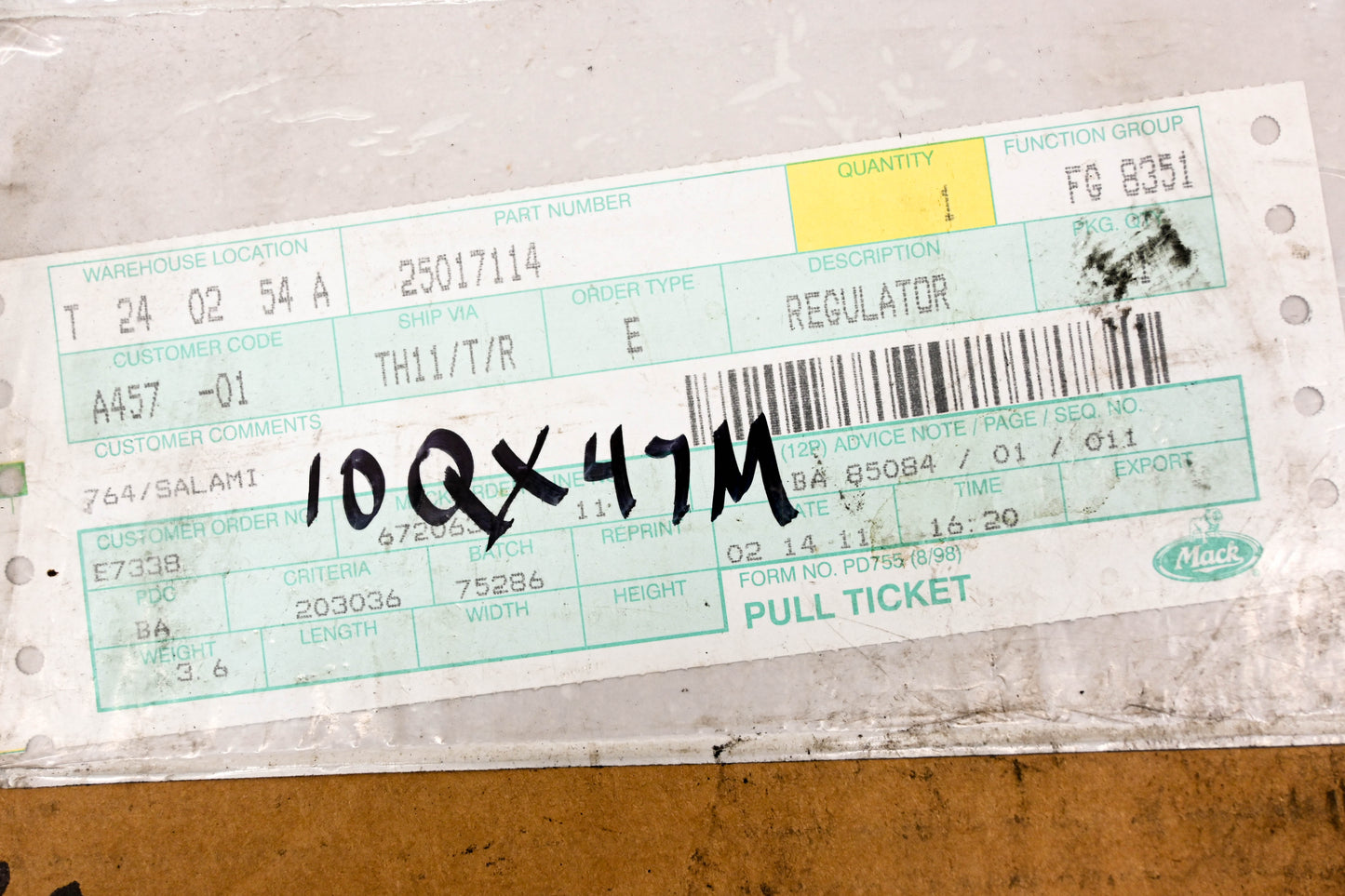 Mack 25017114, 10QX47M Muncy Window Regulator NOS