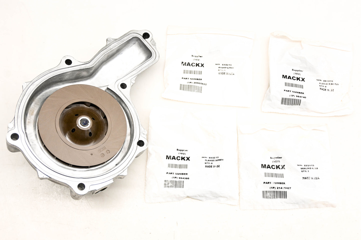 Mack 85124623 Water Pump Kit NOS