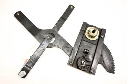 Mack 6124-1959 Muncy Window Regulator