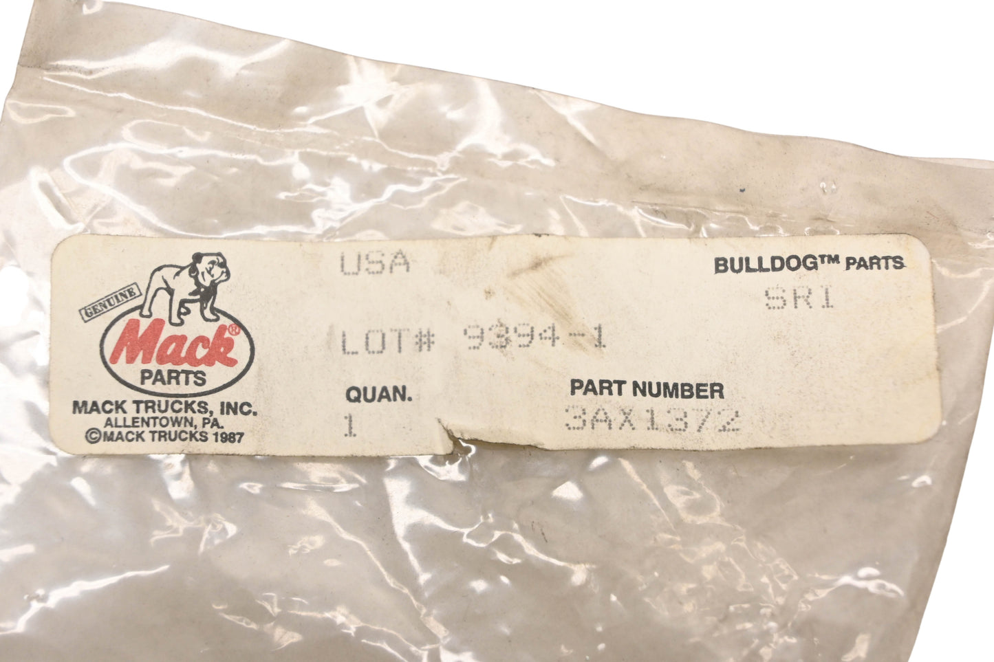 Mack 3AX1372 Machine Screw NOS