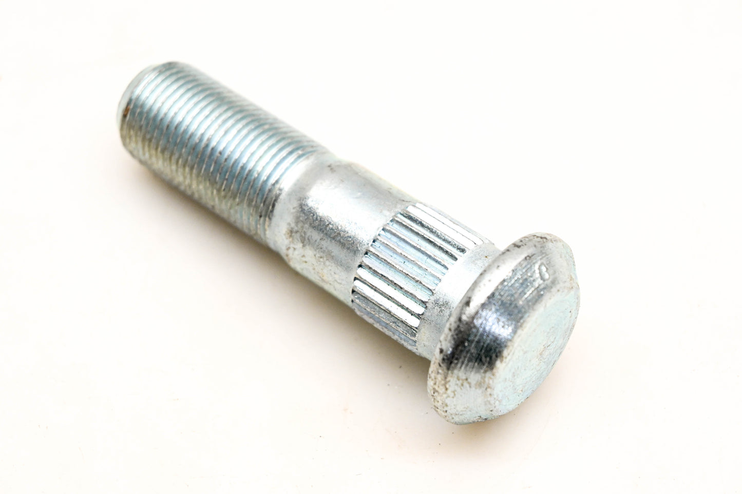 Mack 3398-W981R Wheel Stud NOS
