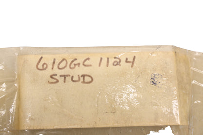 Mack 610GC1124 Stud NOS