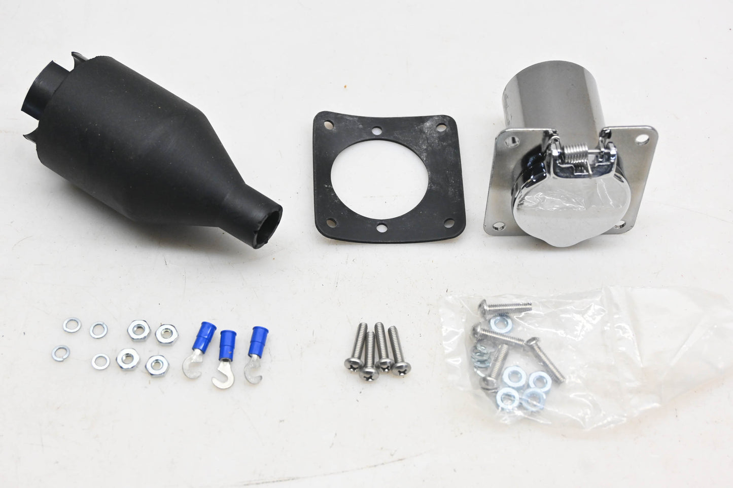 Zerostart 8605688 Weatherproof Field-Wired 120v 4 Hole Receptacle Kit NOS