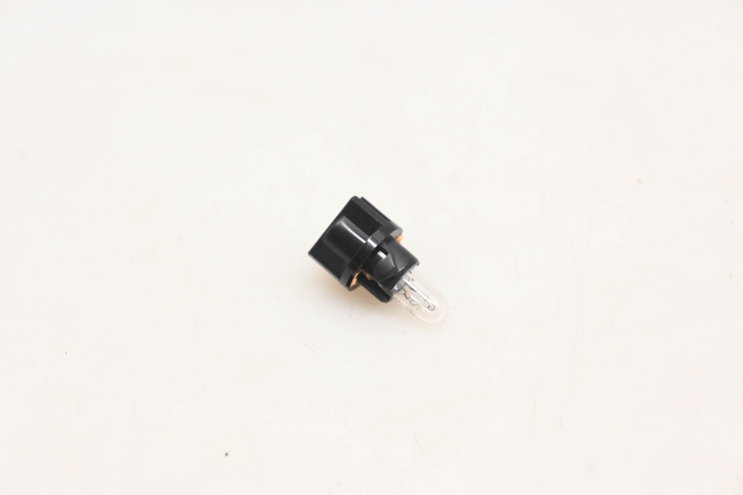 Mack 600-2013001247 Bulb & Socket Assembly NOS