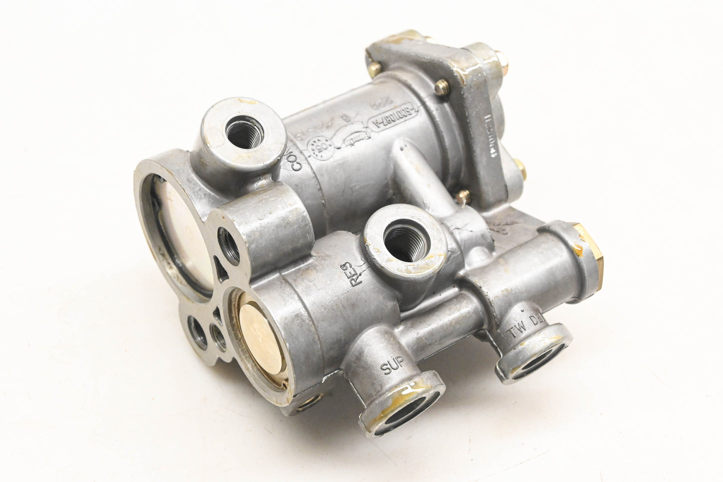 Mack 745-065147, 2025677C91, 065147 Bendix HR-1 Relay Valve NOS