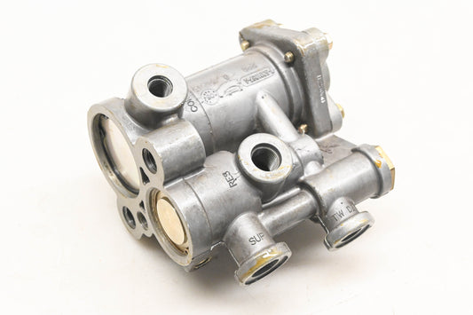 Mack 745-065147, 2025677C91, 065147 Bendix HR-1 Relay Valve NOS