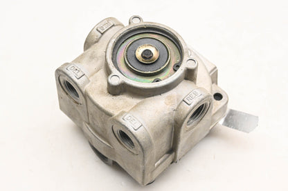 Haldex KN28060 RV046 Relay Valve NOS