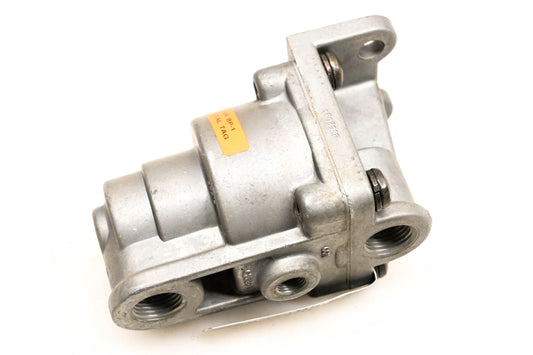 Mack 20QE3294, 745-106284, T-292496-B Bendix BP-1 Rear Air Brake Proportioning Valve NOS