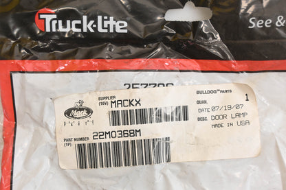 Mack 22MO368M, 25770C, 25130480 Truck-Lite Door Lamp Assembly NOS
