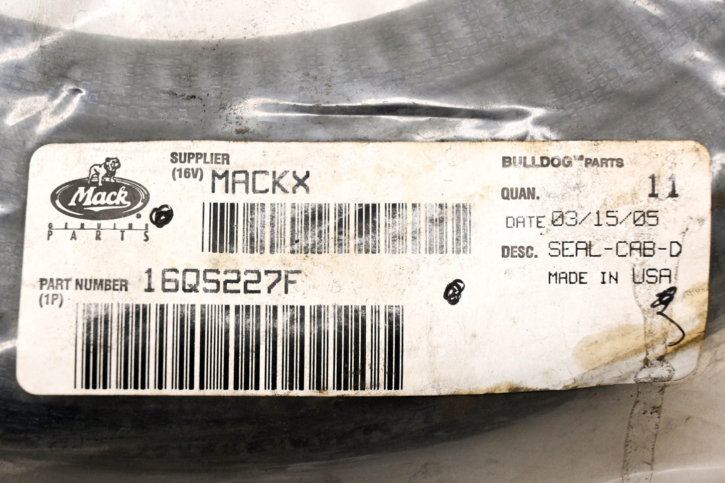 Mack 16QS227F Rubber Window Seal 11' NOS