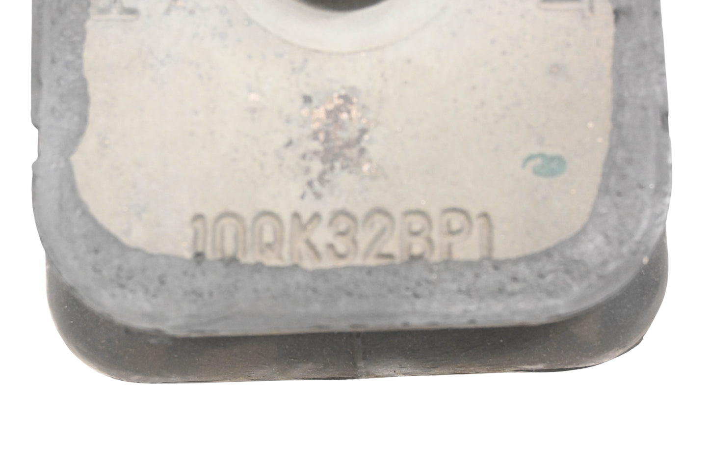 Mack 10QK32BP1 Insulator NOS
