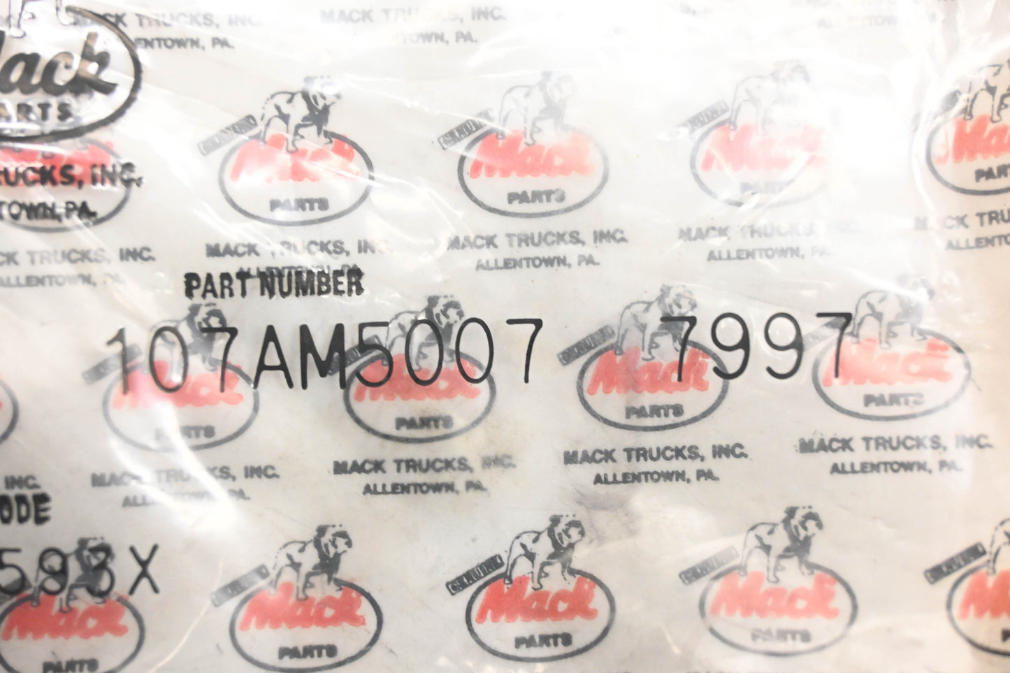 Mack 107AM5007 STUD, IP TO CB ADAPTER-E6 NOS