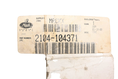 Mack 2104104371, 2104-104371 Spicer Steering Shaft Yoke NOS