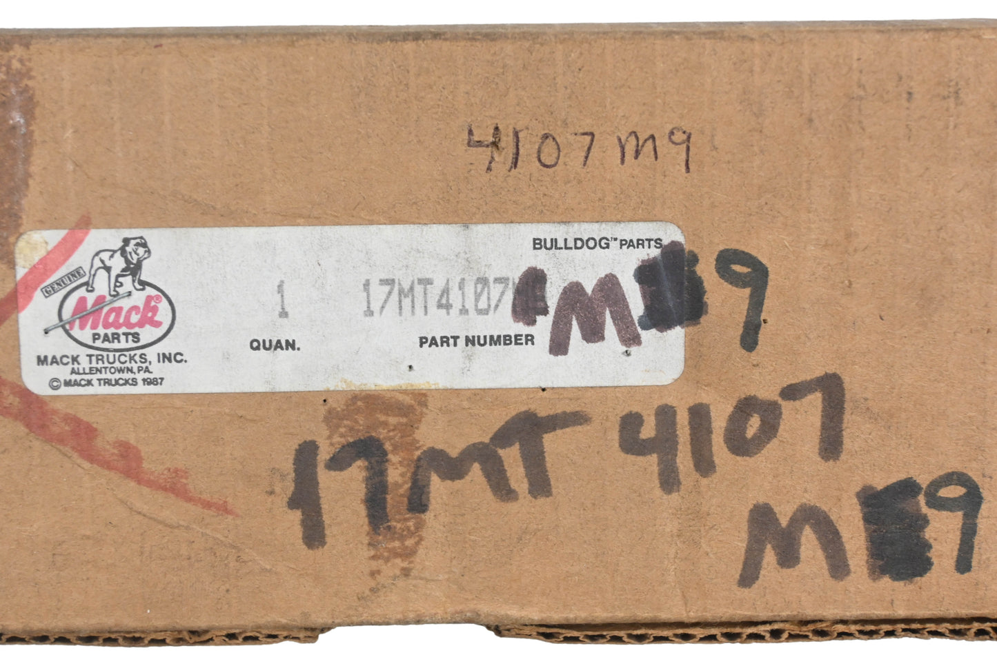 Mack 17MT4107M9, 25172866 RPM Tachometer Gauge NOS
