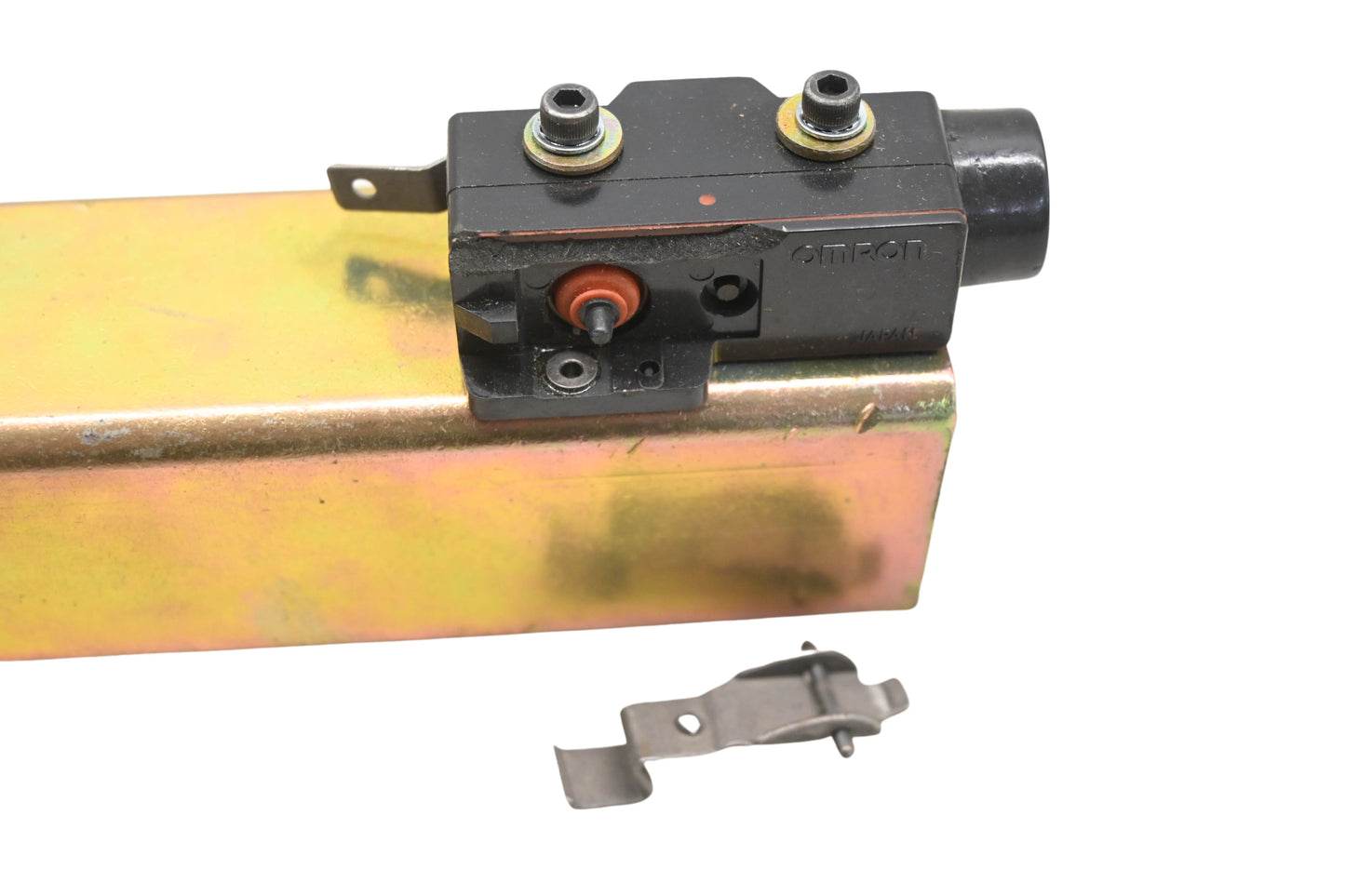 Mack 1MR4301, 1MR4300 Engine Bracket With Switch NOS