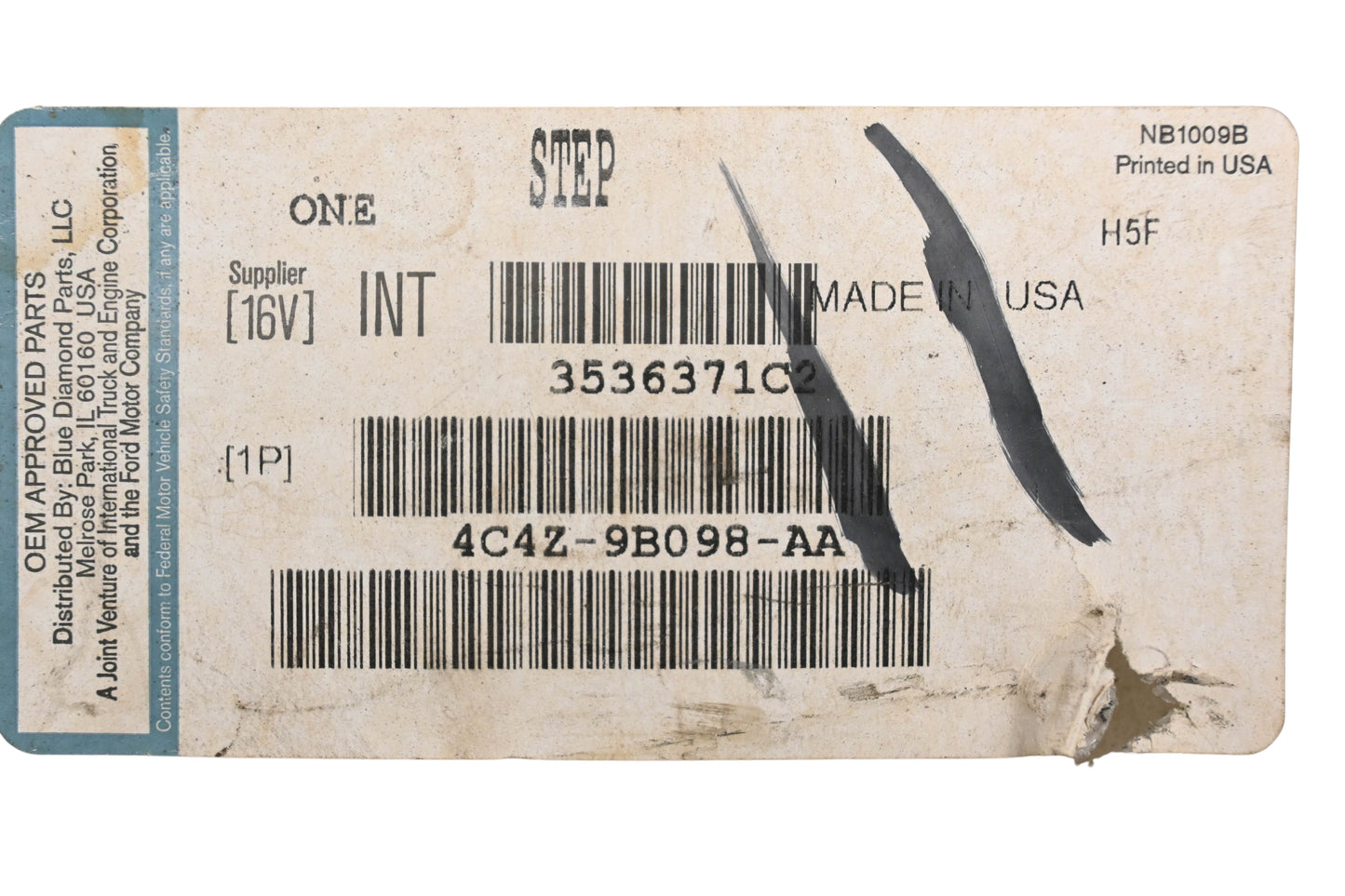 New OEM Ford 3536371C2, 4C4Z-9B098-AA Side Step NOS