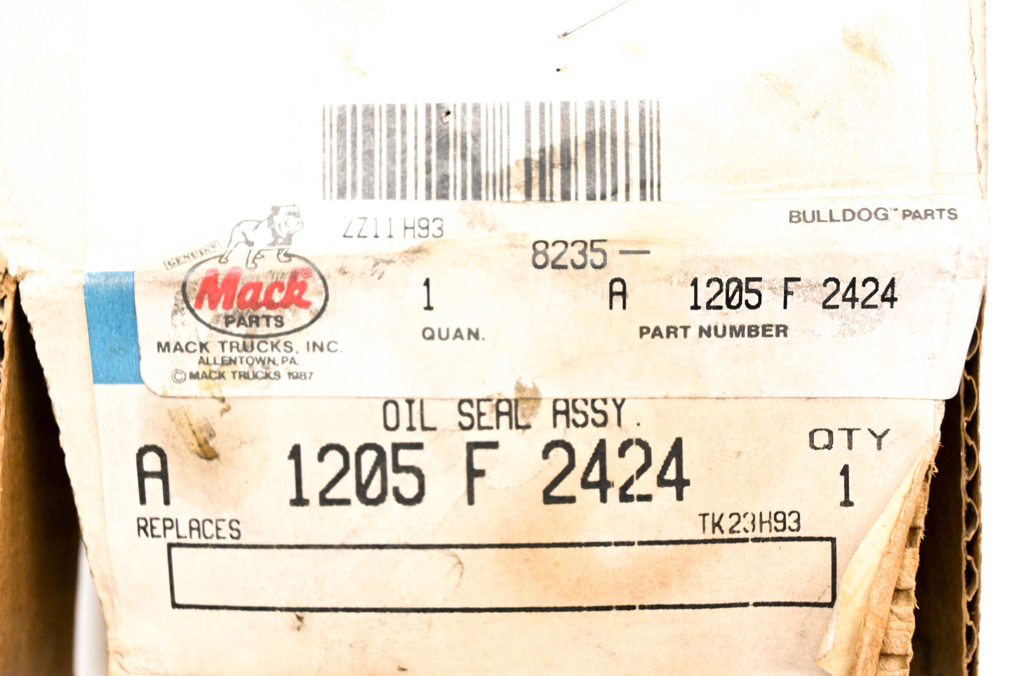 Mack 8325-A1205F2424 Rockwell Seal NOS